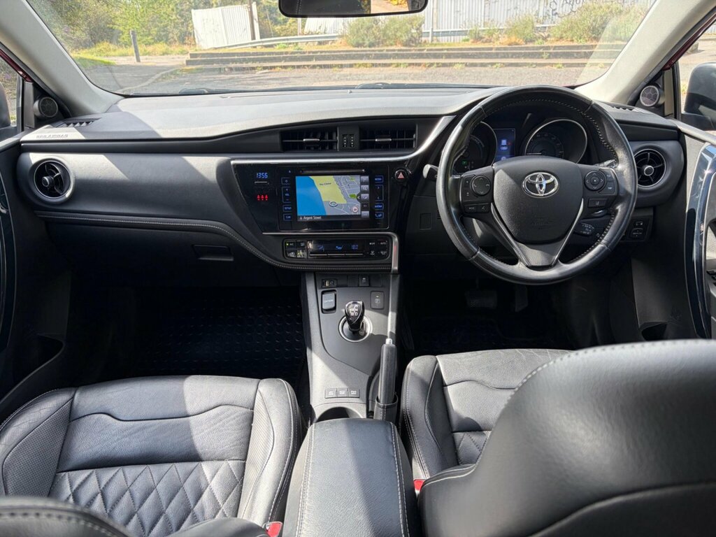 Toyota Auris Hatchback Black #11