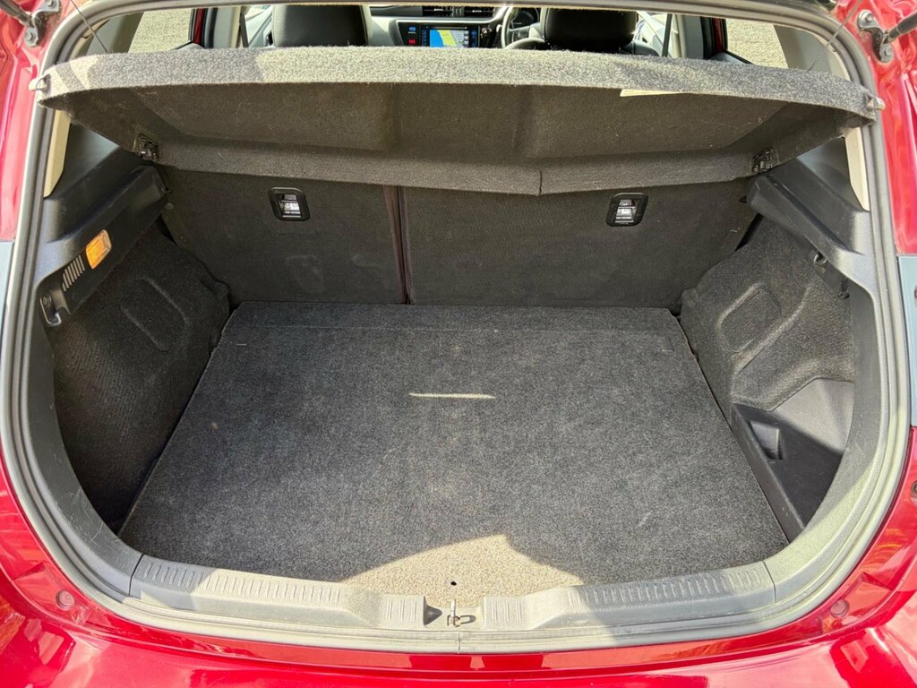 Toyota Auris Hatchback Black #25