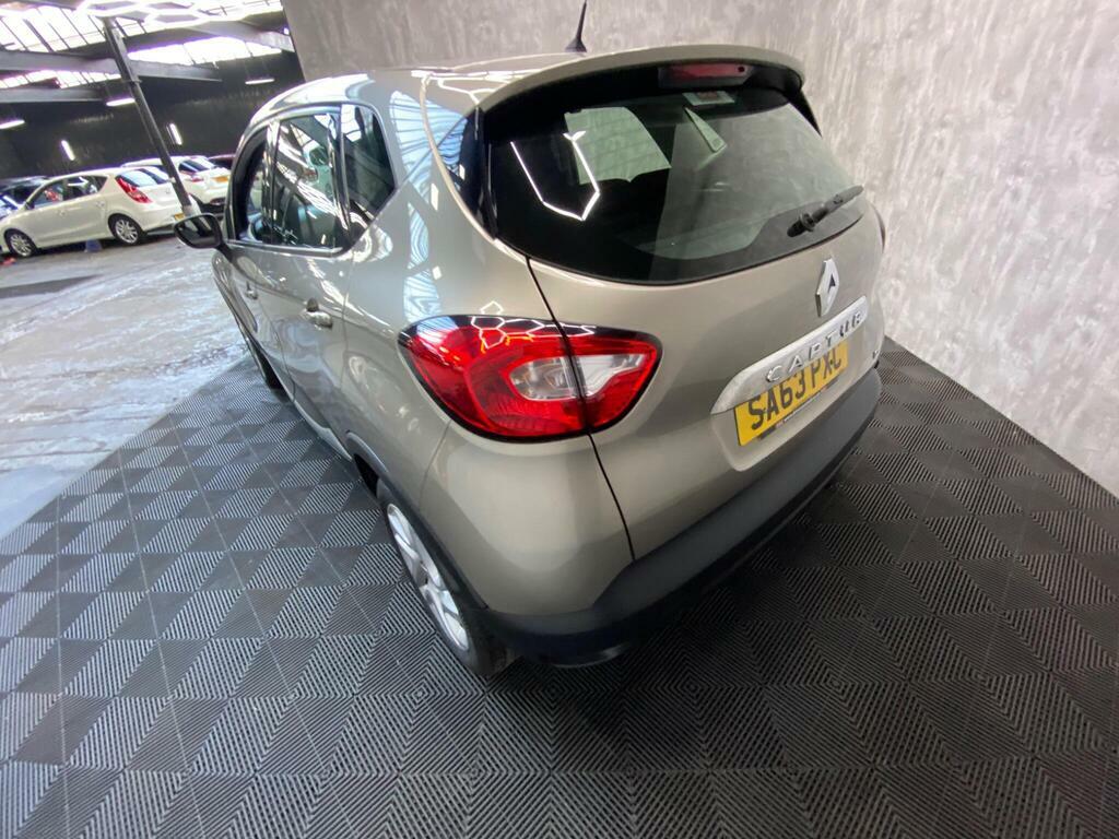 Renault Captur Dynamique Medianav Black #13