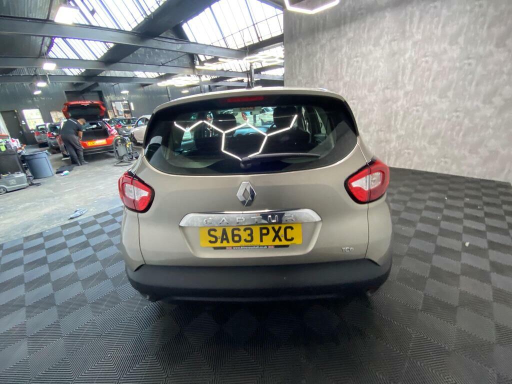 Renault Captur Dynamique Medianav Black #11