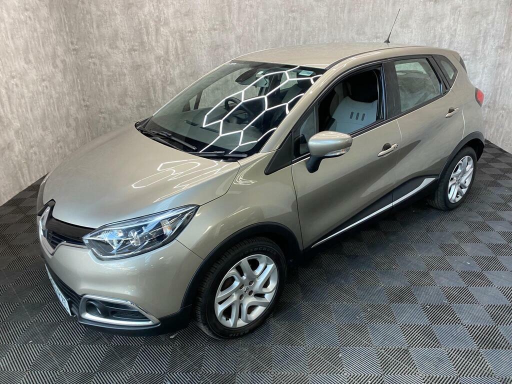 Renault Captur Dynamique Medianav Black #2