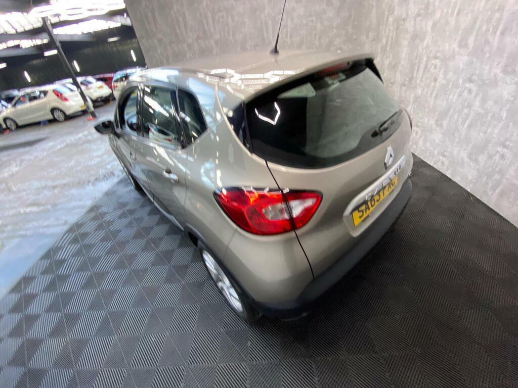 Renault Captur Dynamique Medianav Black #14