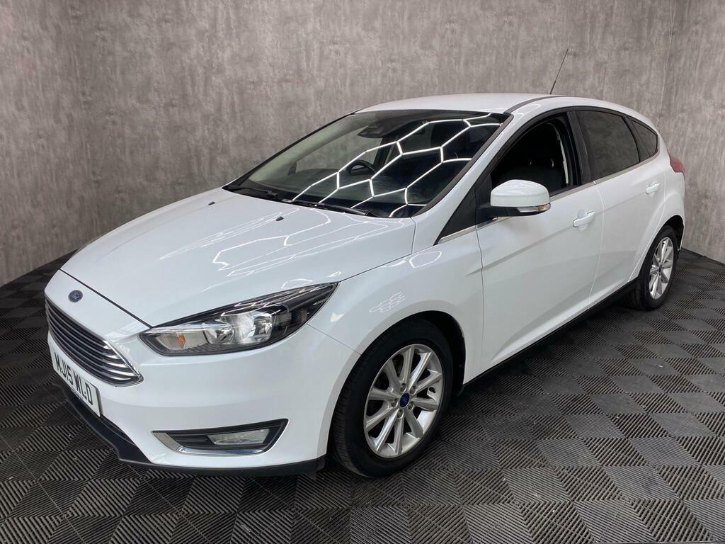 Ford Focus 1.0T Ecoboost Titanium Euro 6 S S White
