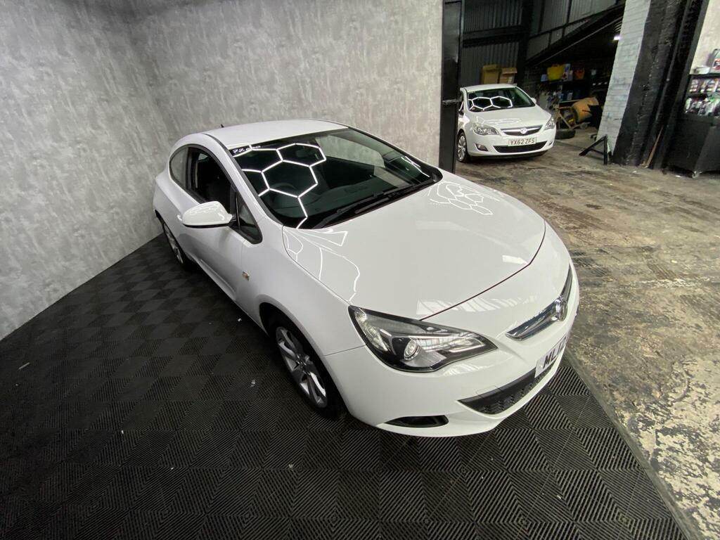 Vauxhall Astra GTC 1.4T 16V Sport Euro 5 S S White #6