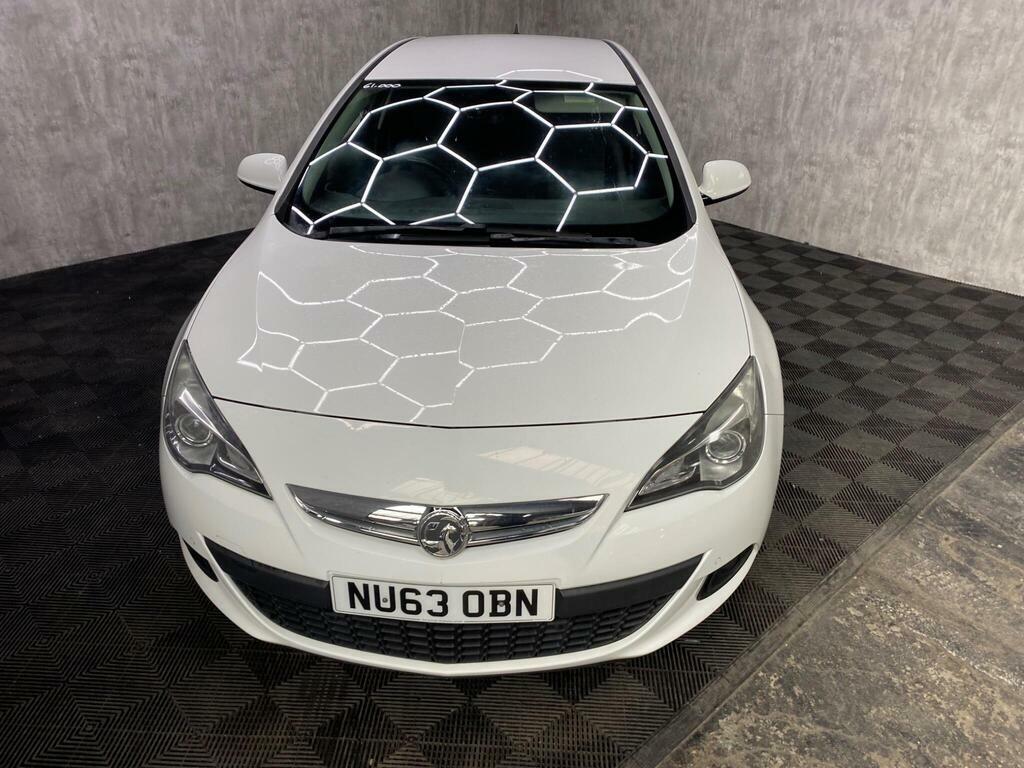 Vauxhall Astra GTC 1.6T 16V Sri Euro 5 White #4