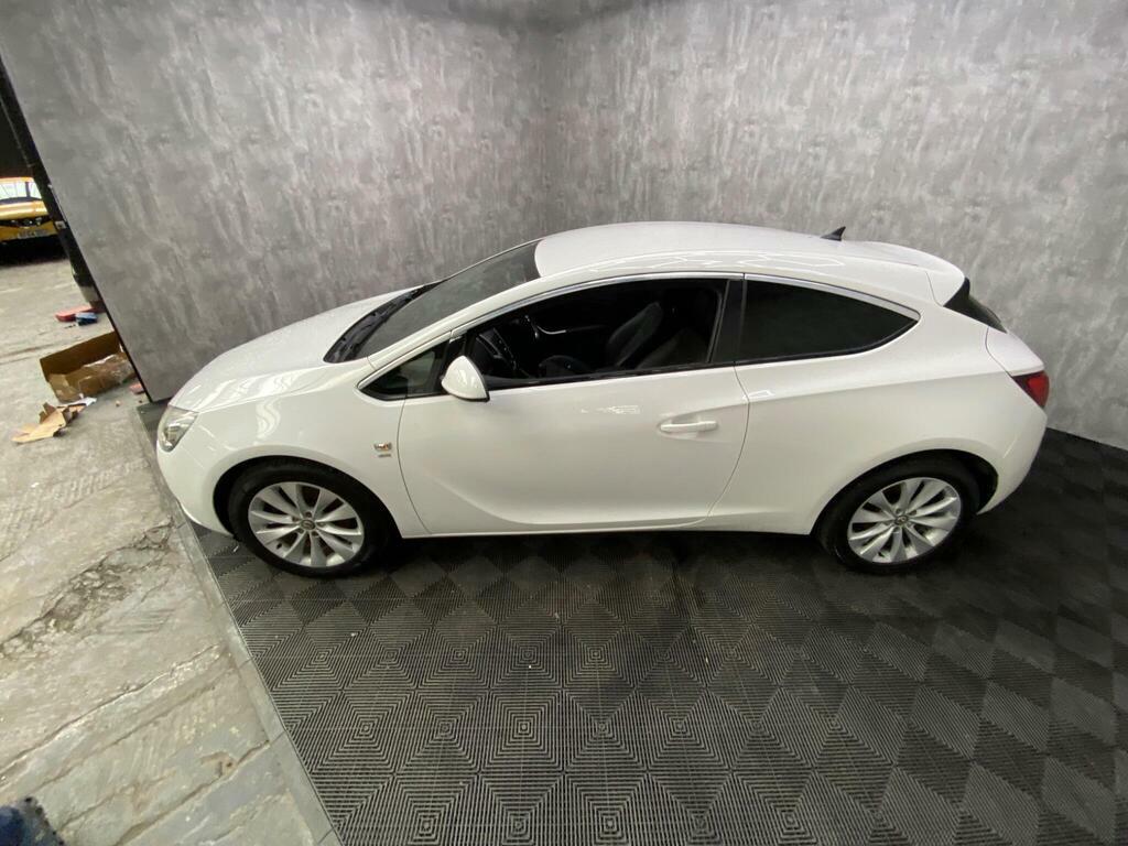 Vauxhall Astra GTC Gtc Sri Cdti Black #16