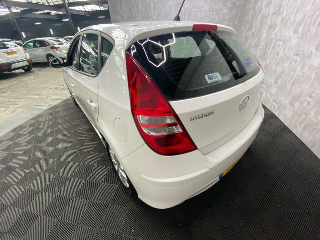 Hyundai I30 Crdi Comfort Black #12