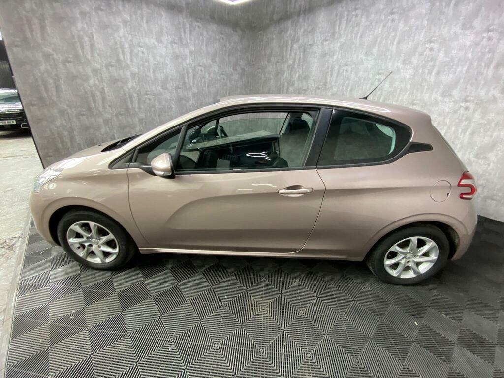 Peugeot 208 1.2 Vti Active Pink #15