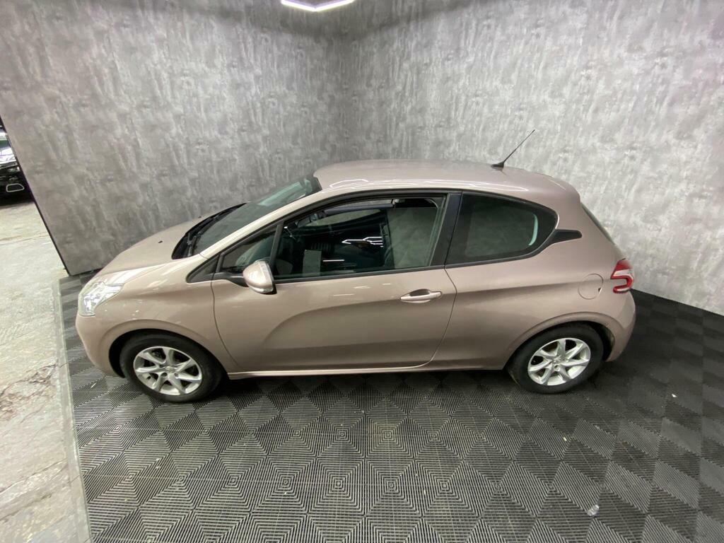 Peugeot 208 1.2 Vti Active Pink #16
