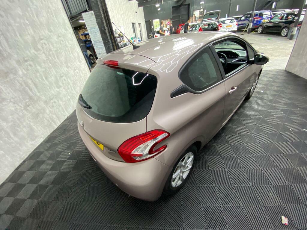 Peugeot 208 1.2 Vti Active Pink #10