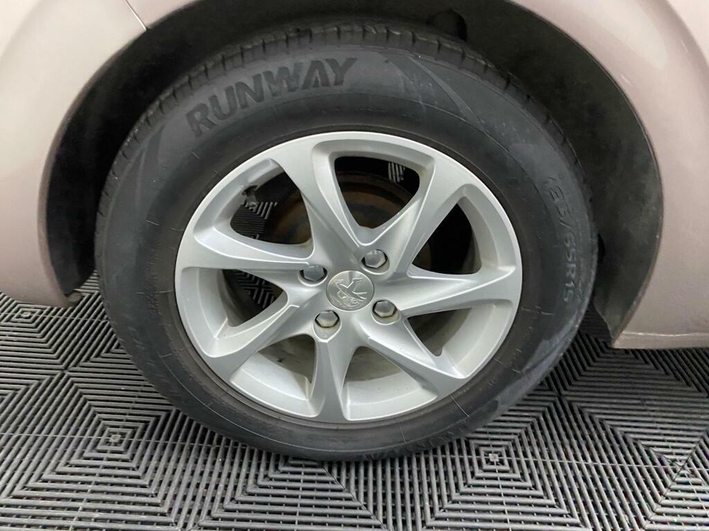 Peugeot 208 1.2 Vti Active Pink #19