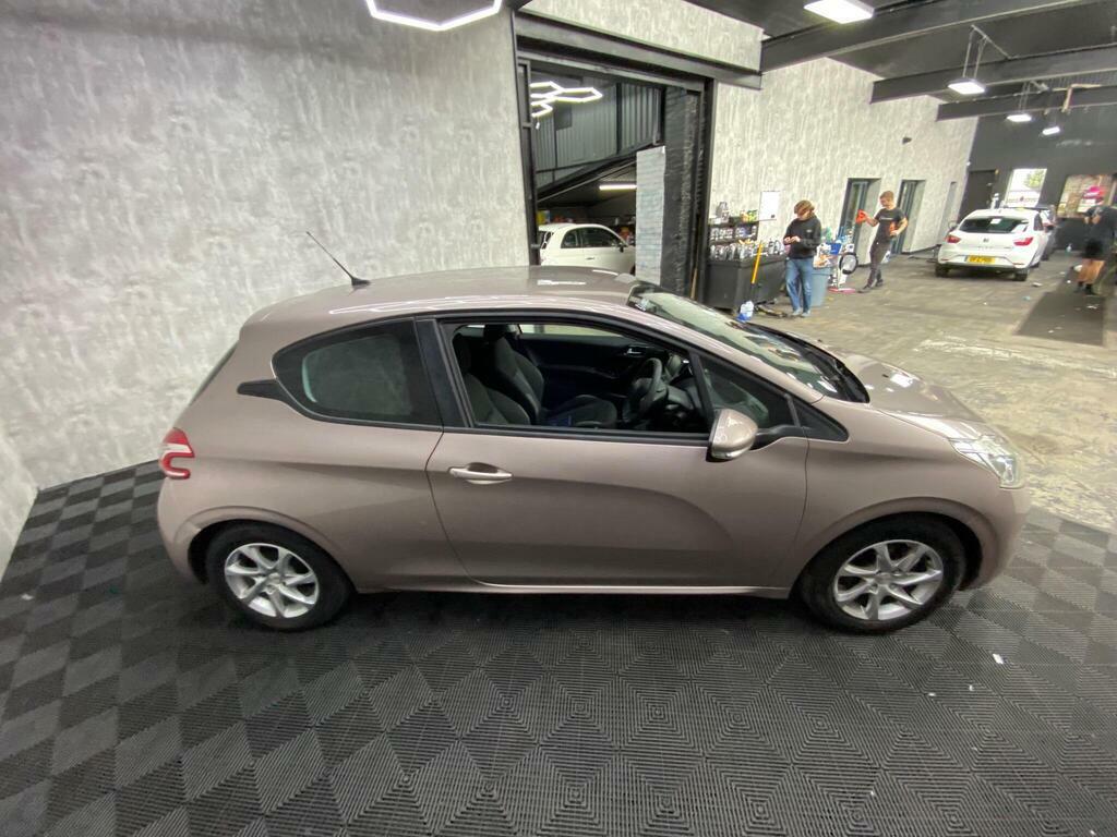 Peugeot 208 1.2 Vti Active Pink #8
