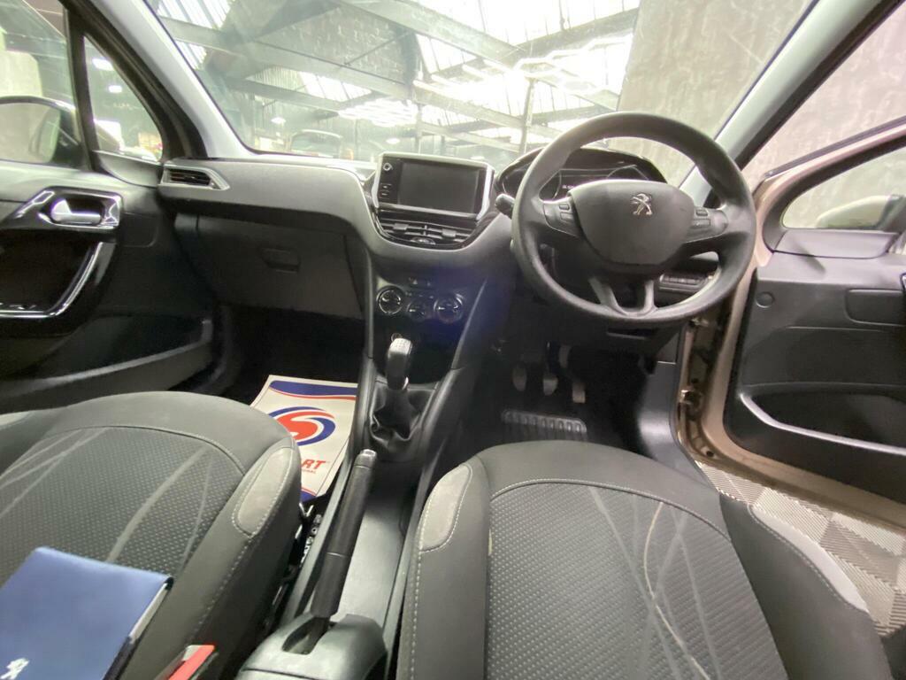 Peugeot 208 1.2 Vti Active Pink #23