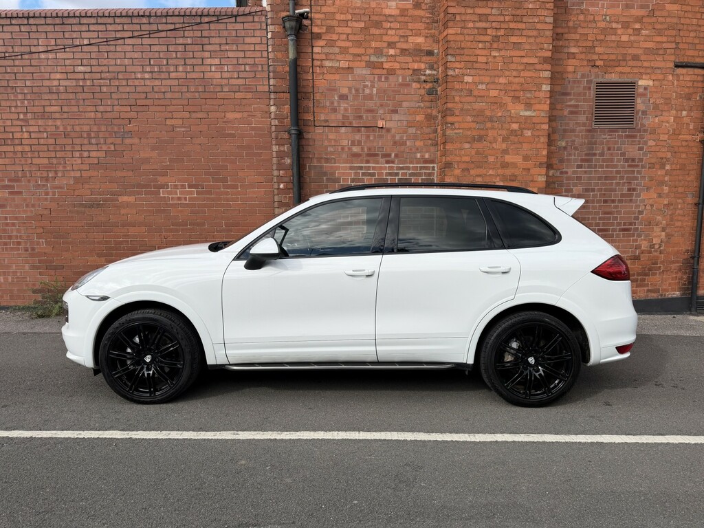 Porsche Cayenne 4.2 Td V8 S White #5