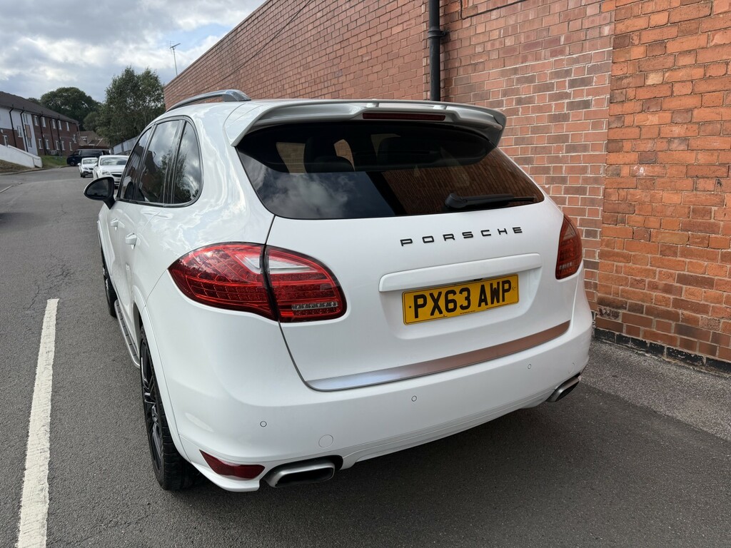 Porsche Cayenne 4.2 Td V8 S White #6