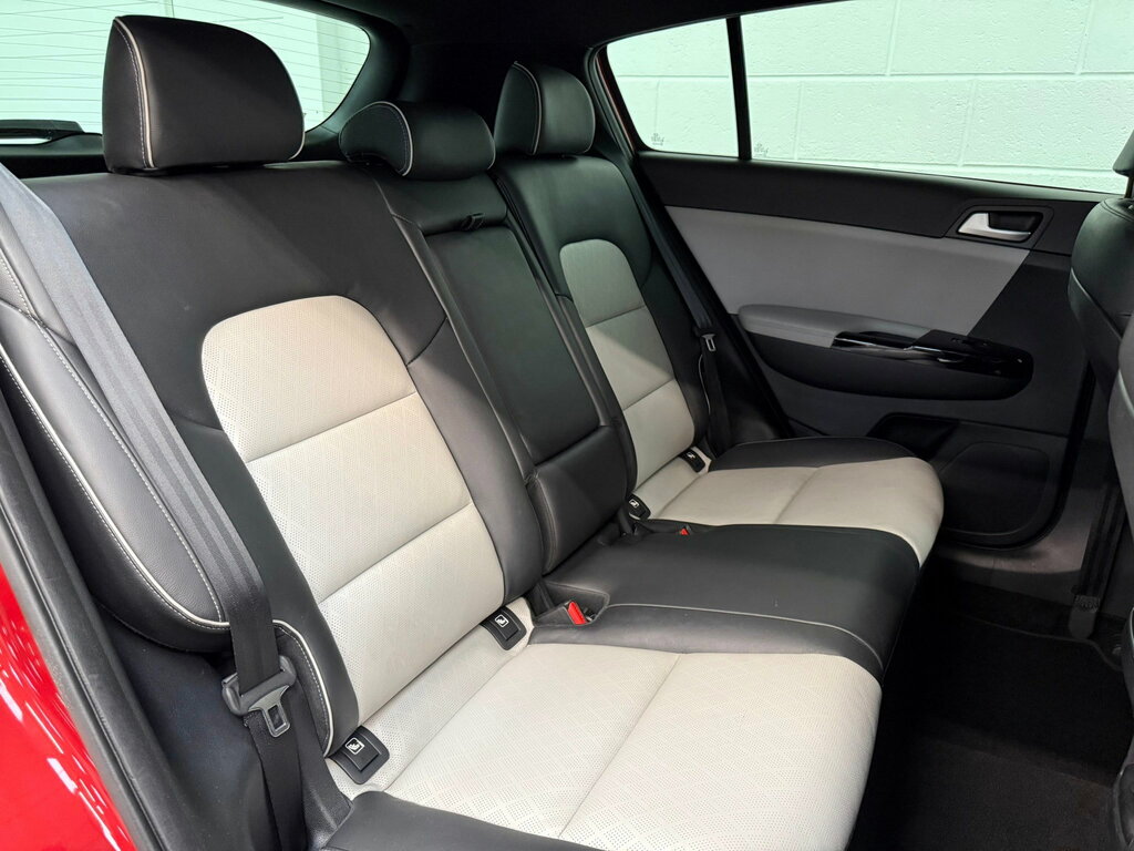 Kia Sportage 2 Crdi Isg White #4