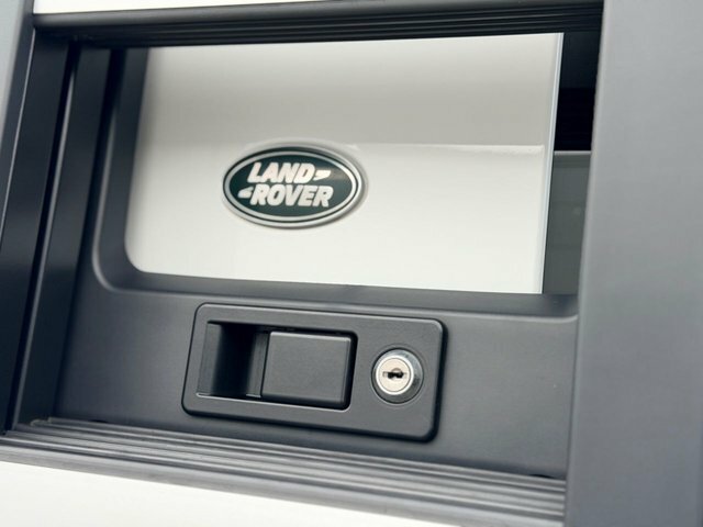 Land Rover Defender 110 3.0 D250 X-dynamic Hse 110 Black #31