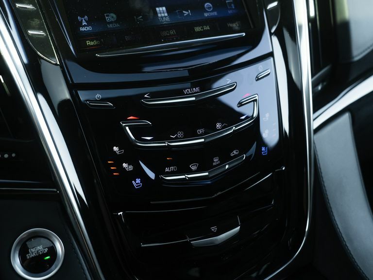 Cadillac Escalade 6.0 V8 4Wd Black #30
