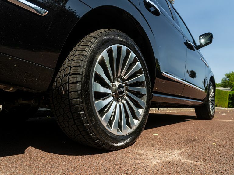 Lincoln Navigator Presidential Black #6