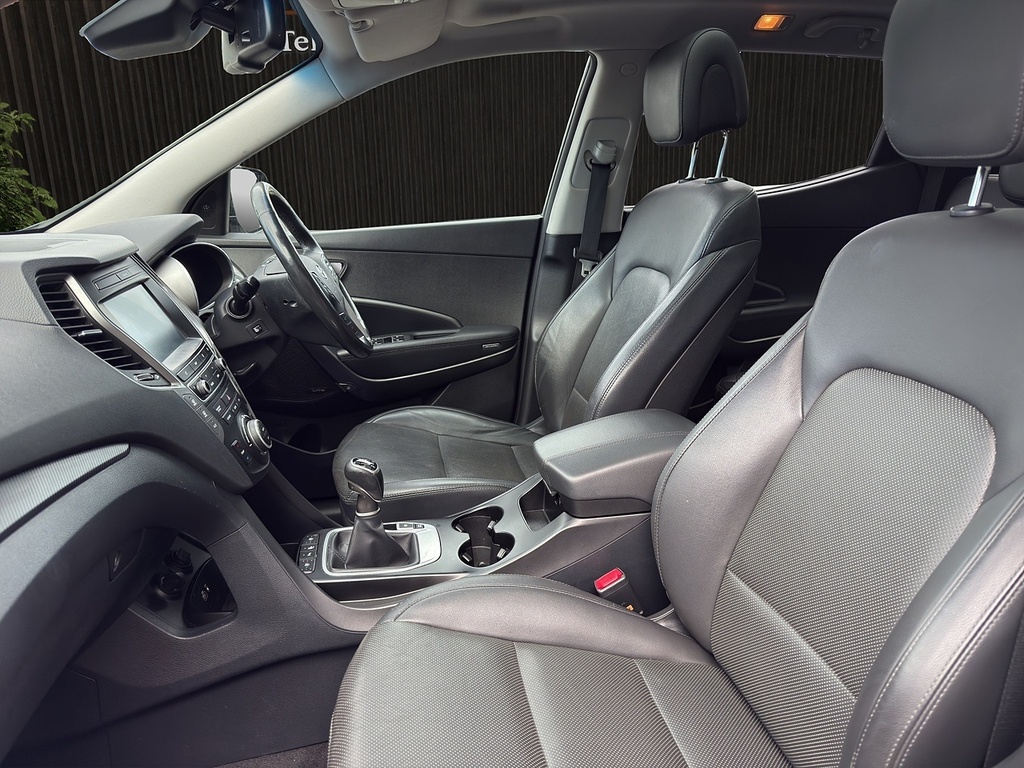 Hyundai Santa Fe Black #24