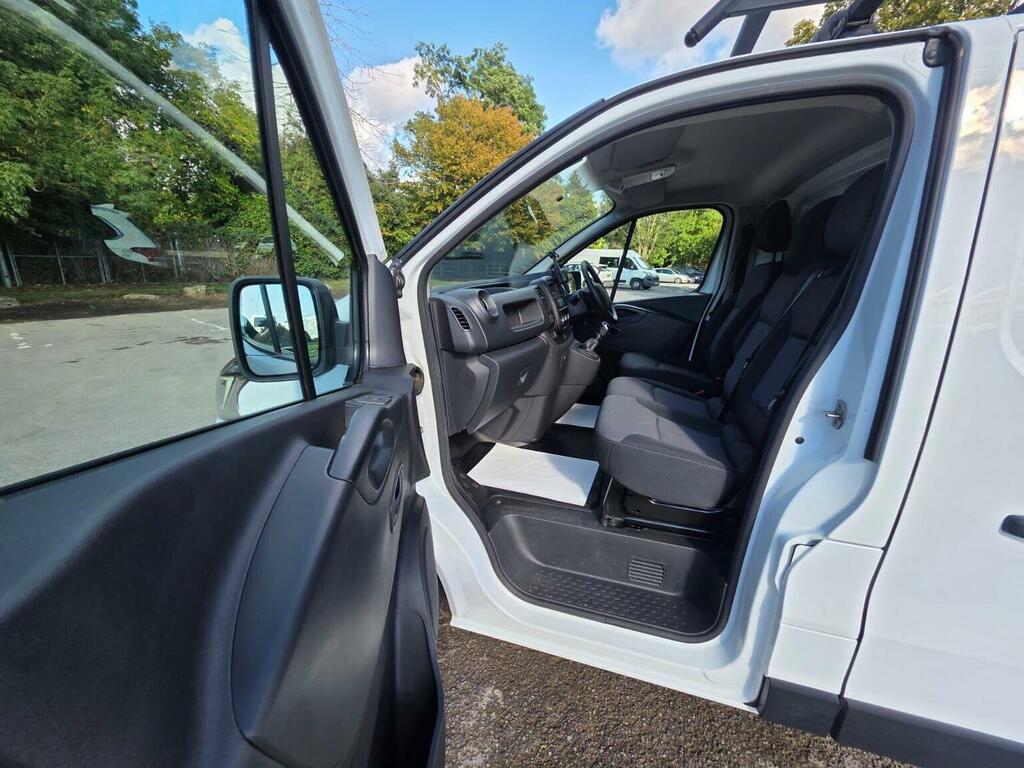 Renault Trafic Panel Van 2.0 Dci Energy 28 Sport Swb Standard Roo Silver #12