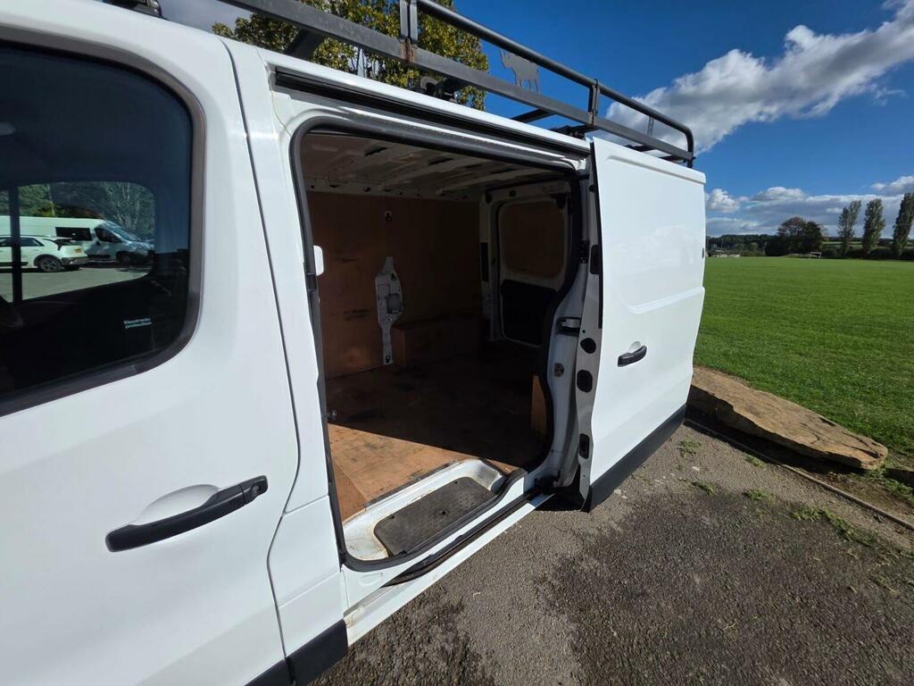Renault Trafic Panel Van 2.0 Dci Energy 28 Sport Swb Standard Roo Silver #16