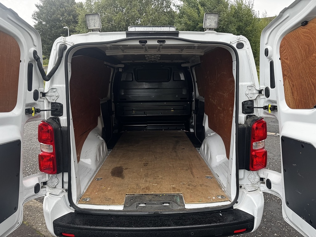 Vauxhall Vivaro 1.5L Dynamic 6Dr White #7