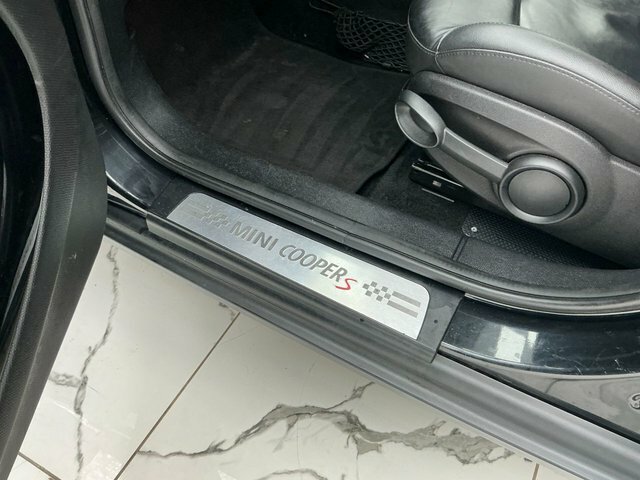 Mini Countryman Cooper D White #17