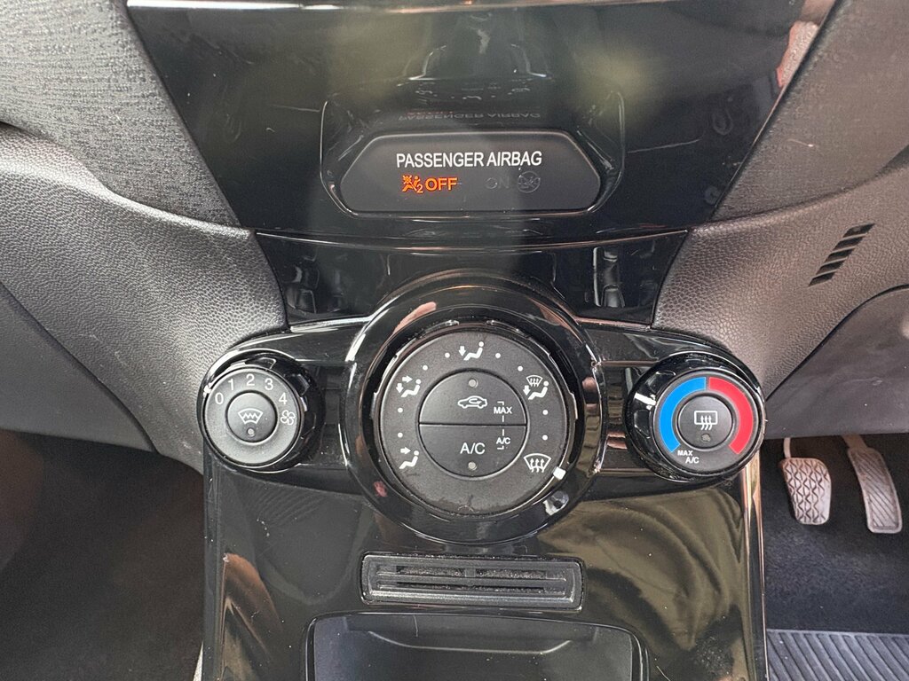 Ford Fiesta 1.0 Ecoboost Zetec Silver #11