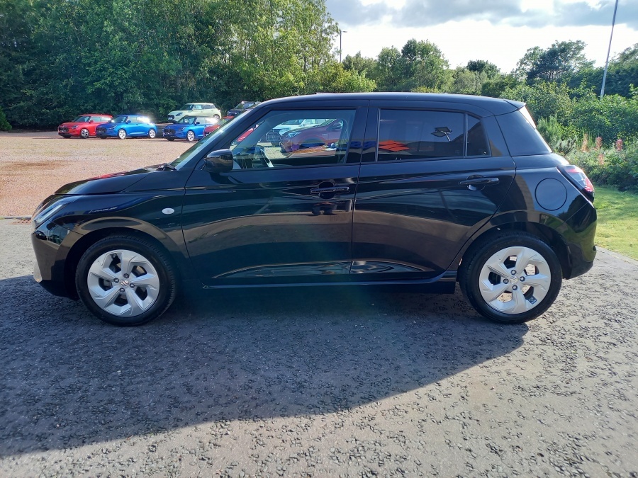 Suzuki Swift 1.2 Mild Hybrid Motion Cvt Black #4