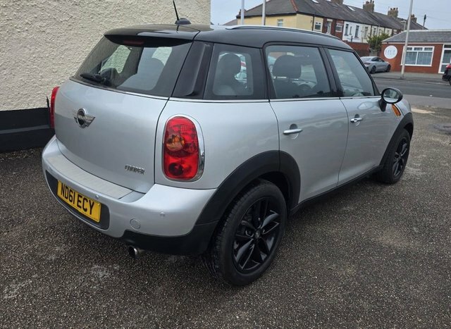 Mini Countryman 1.6 Cooper Suv Euro 5 S S 122 Silver #4