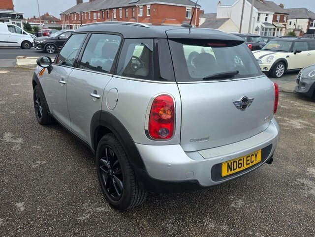 Mini Countryman Cooper Green #12