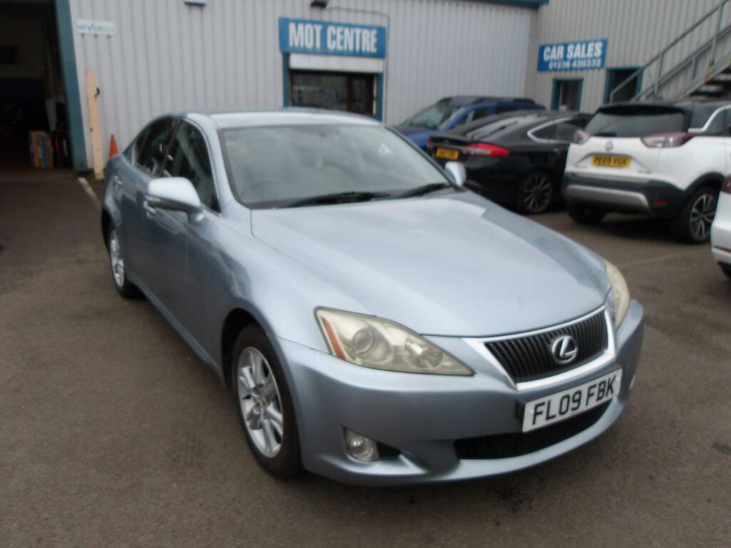 Lexus IS Se Blue
