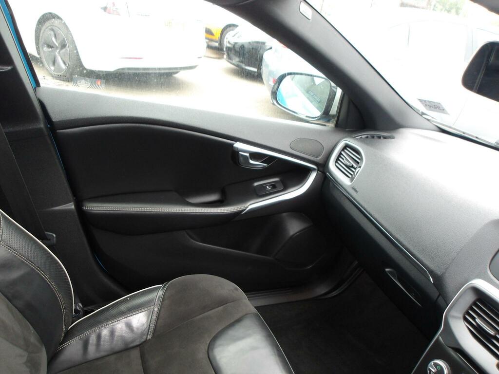 Volvo V40 D2 Se Black #8