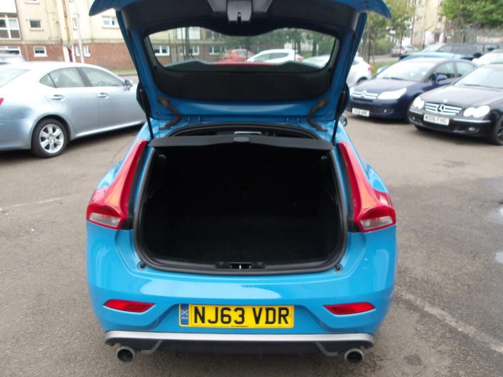 Volvo V40 D2 Se Black #11