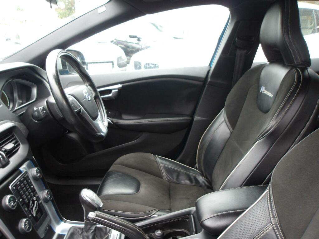 Volvo V40 D2 Se Black #12