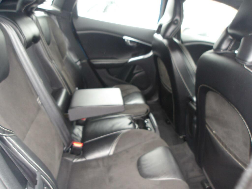 Volvo V40 D2 Se Black #10