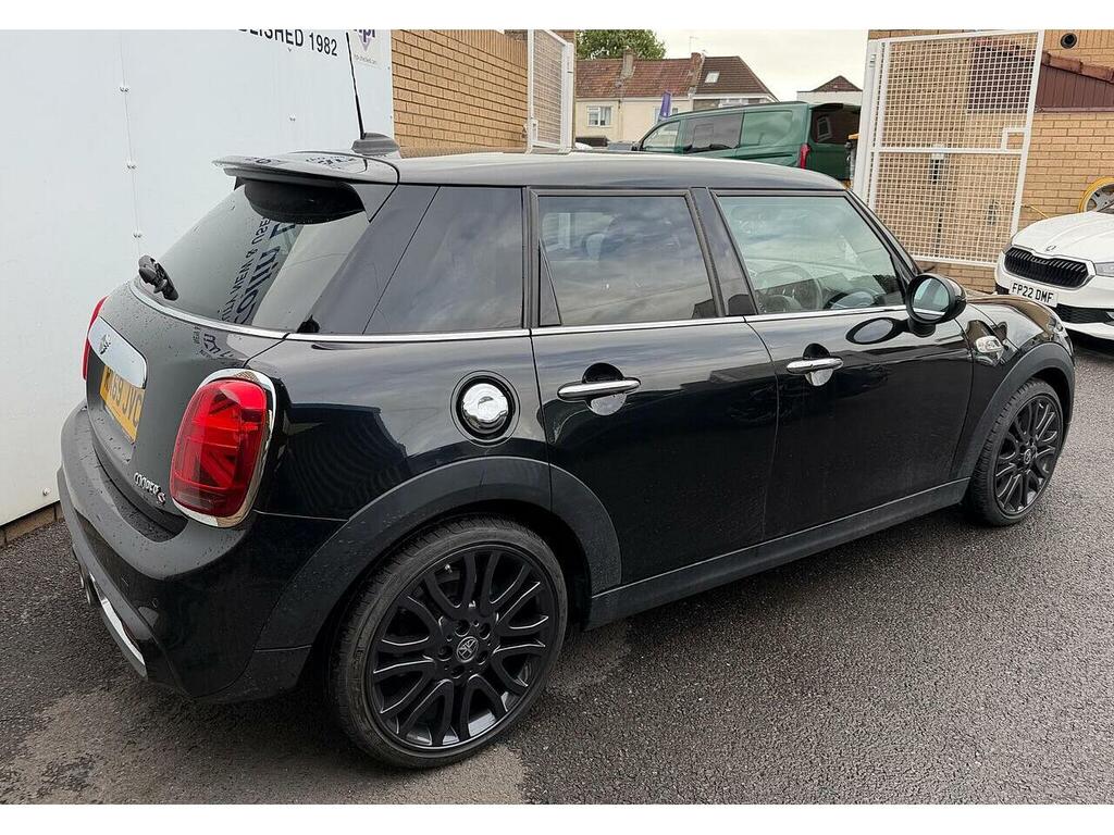 Mini Hatch 2.0 Cooper S Exclusive Steptronic Euro 6 Ss RX69JVC Black #3