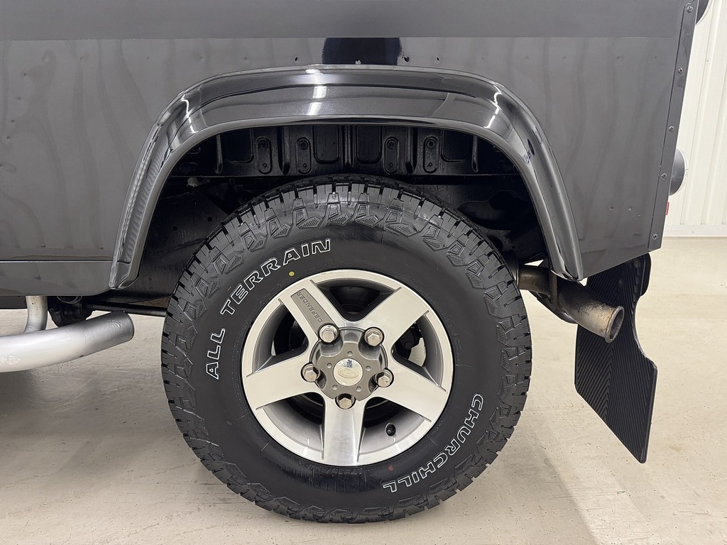 Land Rover Defender 90 Suv Green #28