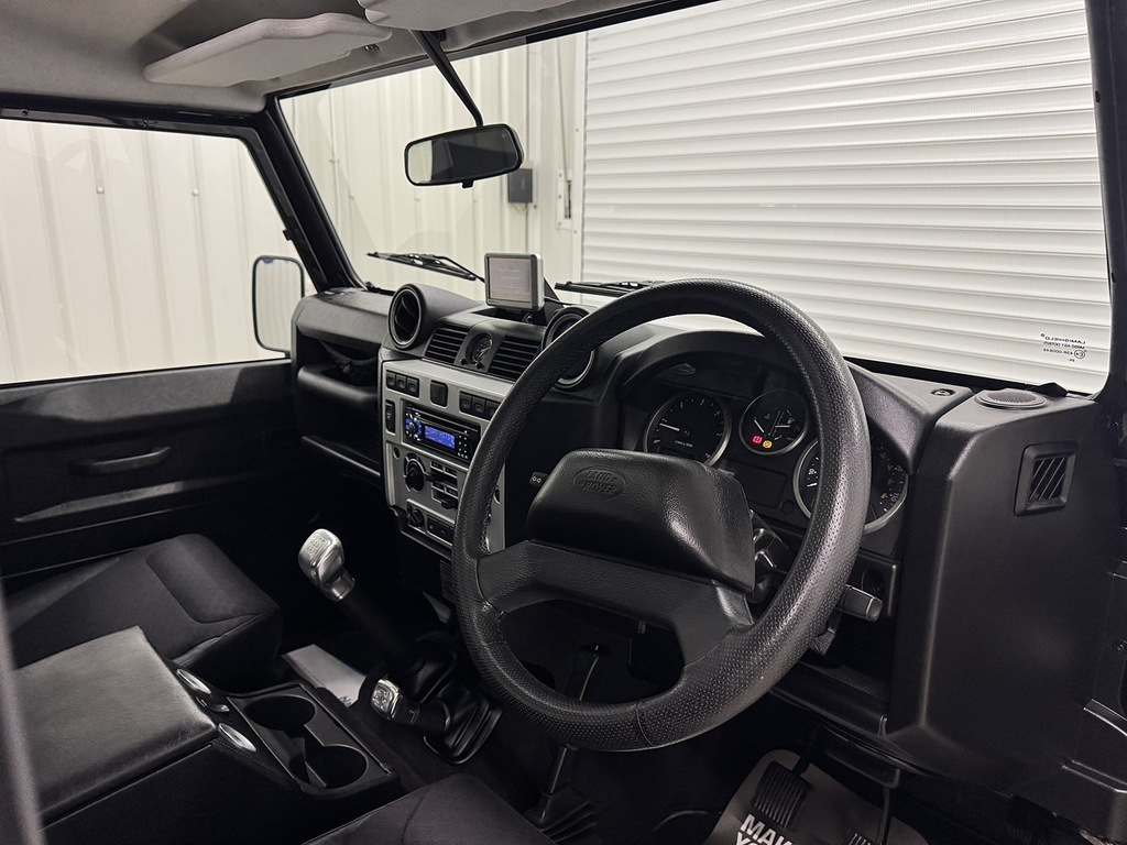 Land Rover Defender 90 Suv Green #12