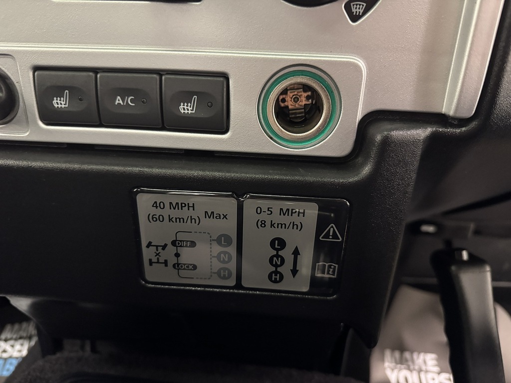 Land Rover Defender 90 Suv Green #18