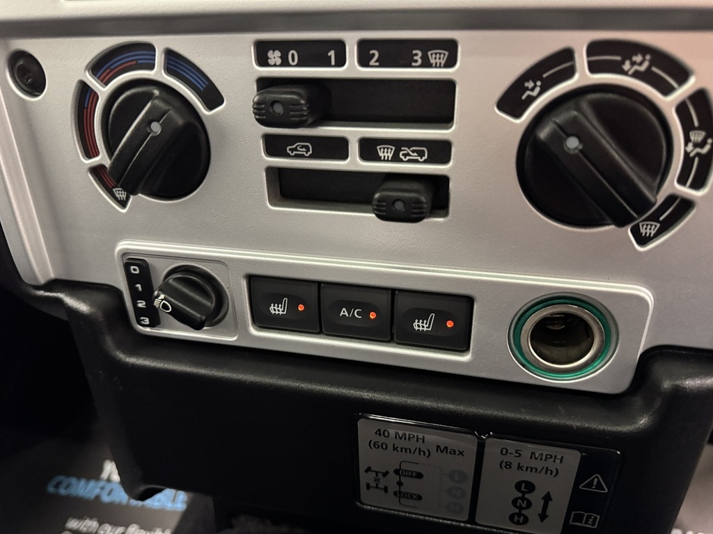 Land Rover Defender 90 Suv Green #17