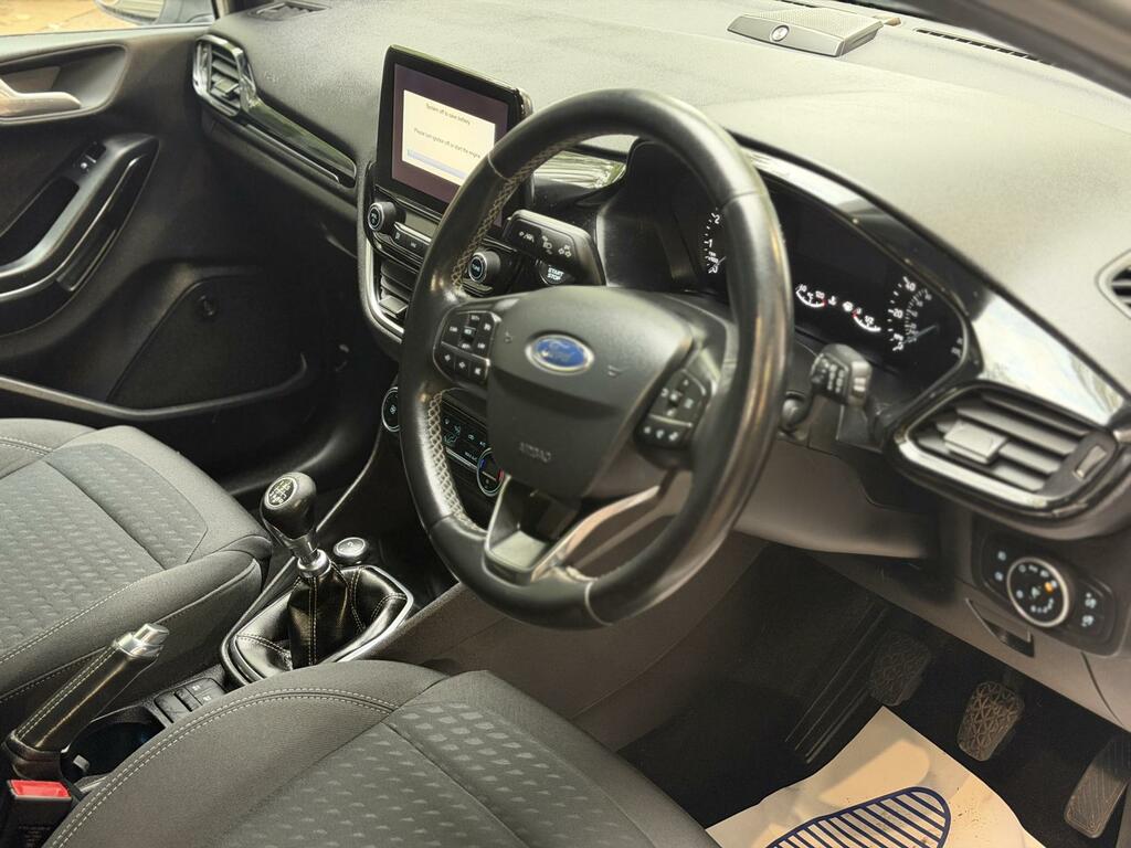 Ford Fiesta Titanium Silver #2