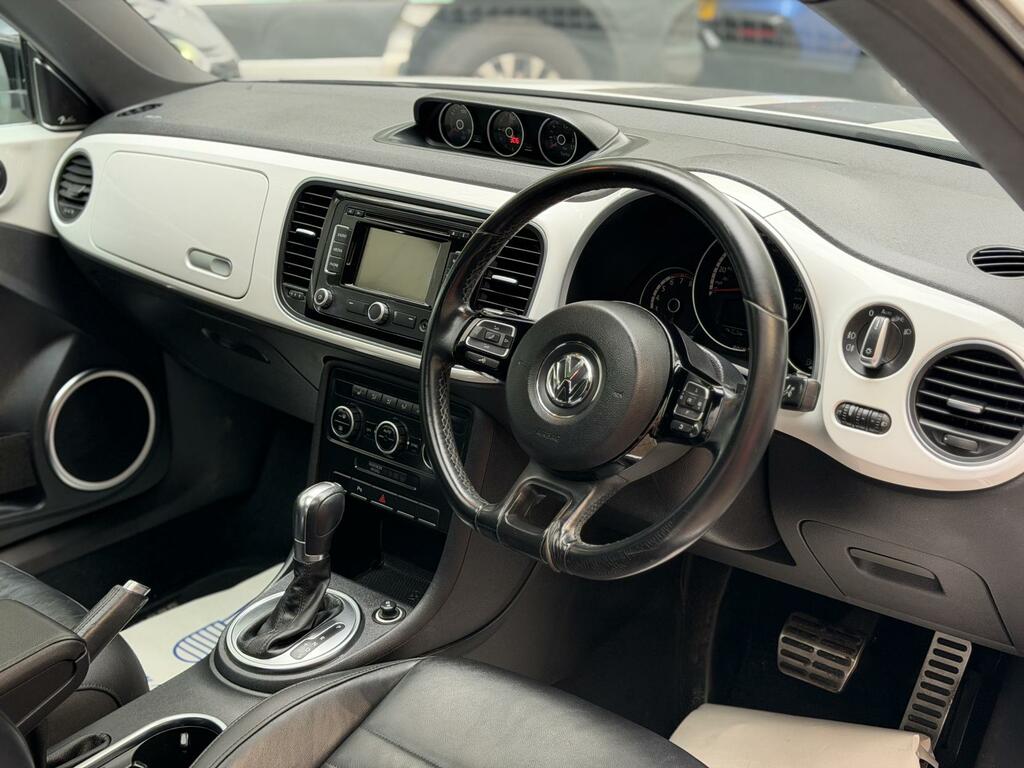 Volkswagen Beetle Turbo Black White #2