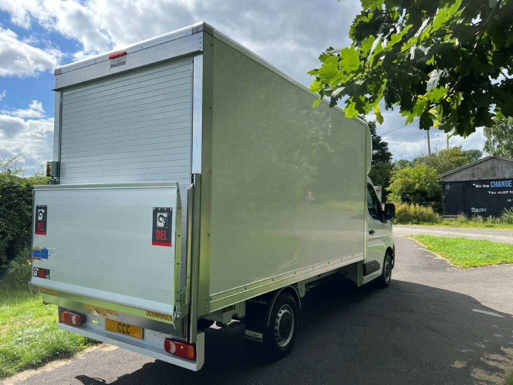 Renault Master 2.0 Ll35 Dci 150 Advance Luton With Tail Lift White #3