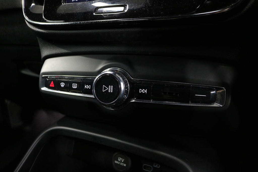 Volvo C40 69Kwh Plus Black #31