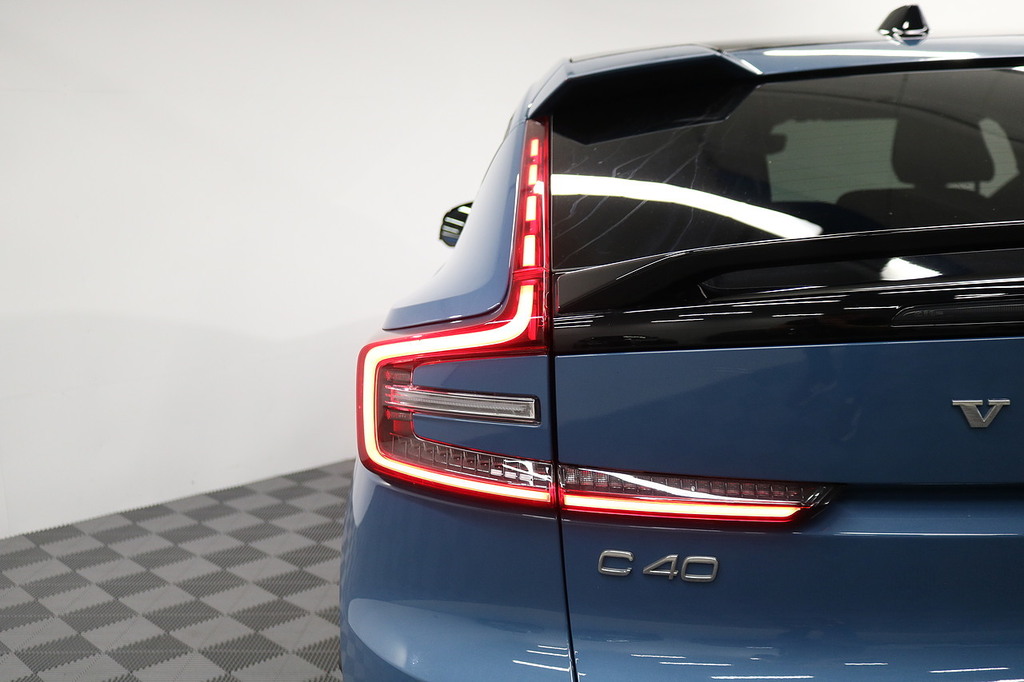 Volvo C40 69Kwh Plus Black #10
