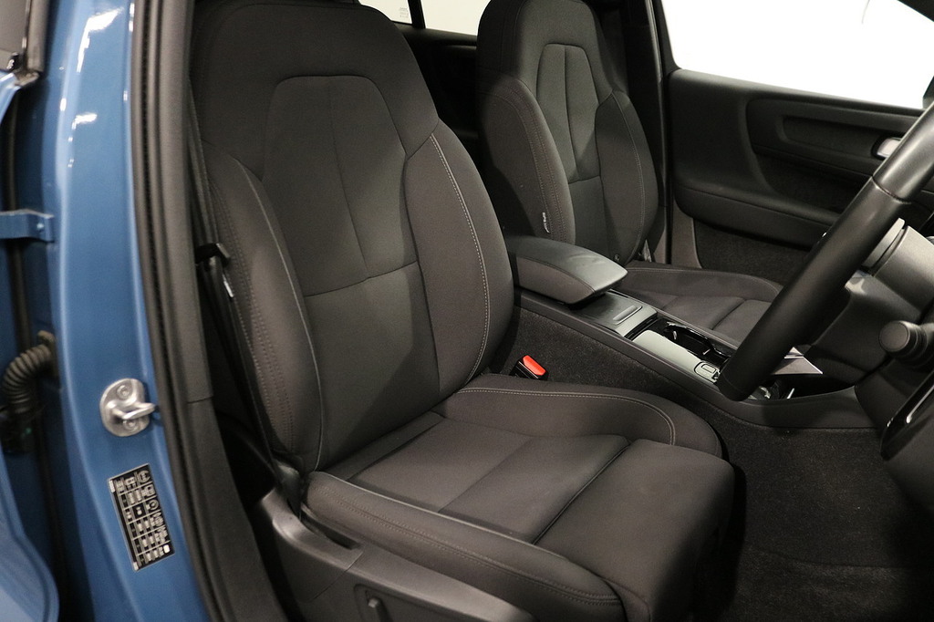 Volvo C40 69Kwh Plus Black #12