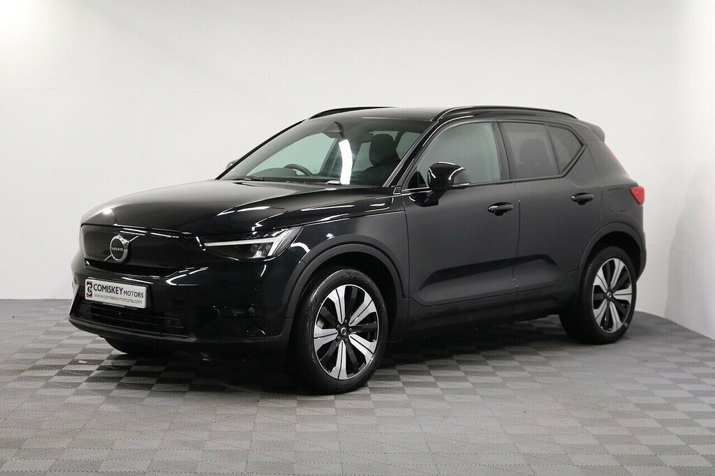 Volvo XC40 Plus Black #3