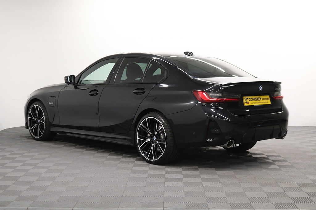BMW 3 Series 330E M Sport Blue #4
